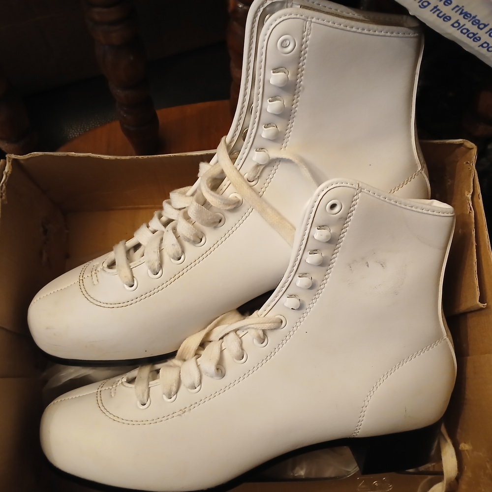 White Women's Ice Skates Size 10